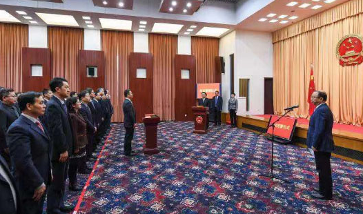 住房和城乡建设部进行宪法宣誓典礼 王蒙徽部长监誓