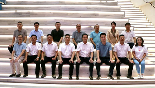 厦门市委村落振创办主任、市农业村落局局长邱武伟一行光临J9.COM调研领导